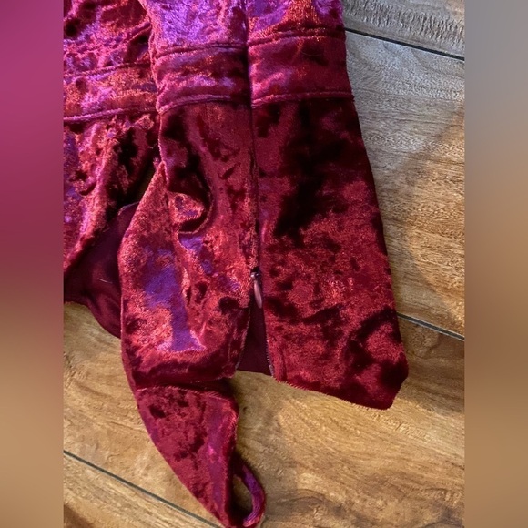 Essue Burgundy Velvet Women’s Thong Bodysuit Size Medium - Picture 5 of 15